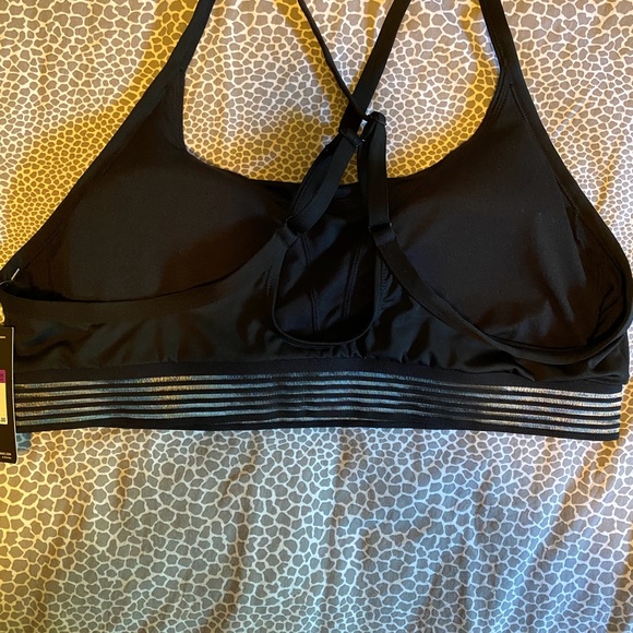 BRAND NEW NIKE SPORTS BRA - Picture 2 of 6